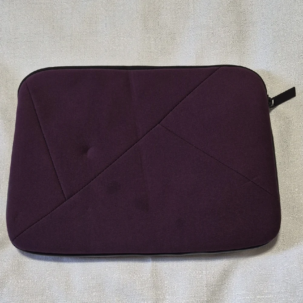 Targus Plum Purple Tablet Travel Carrying Sleeve Case Zipper Closure Padded